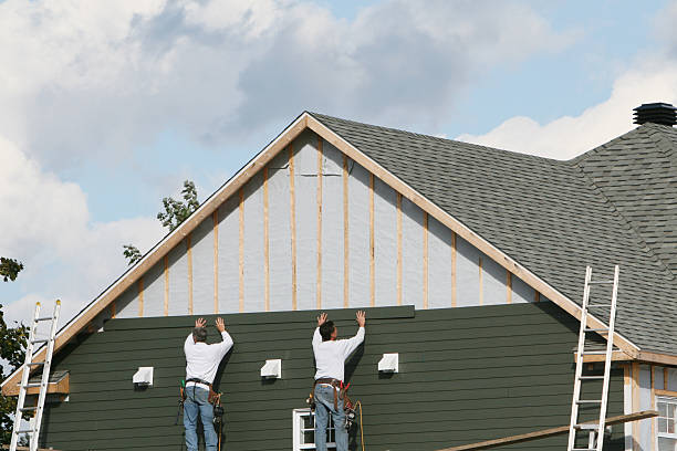 Professional Siding technician working in Oaklyn, NJ